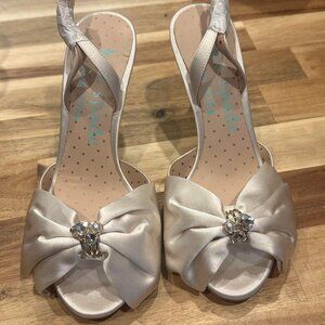 Kate Spade 'Happily' Bridal Slingback Heels in Color Ivory and Size 7B